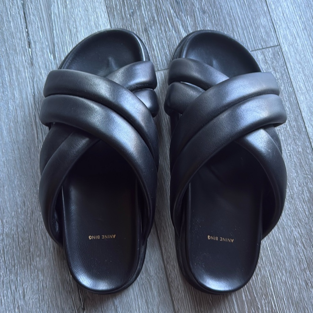 Anime Bing - Lizzie Slides - Black